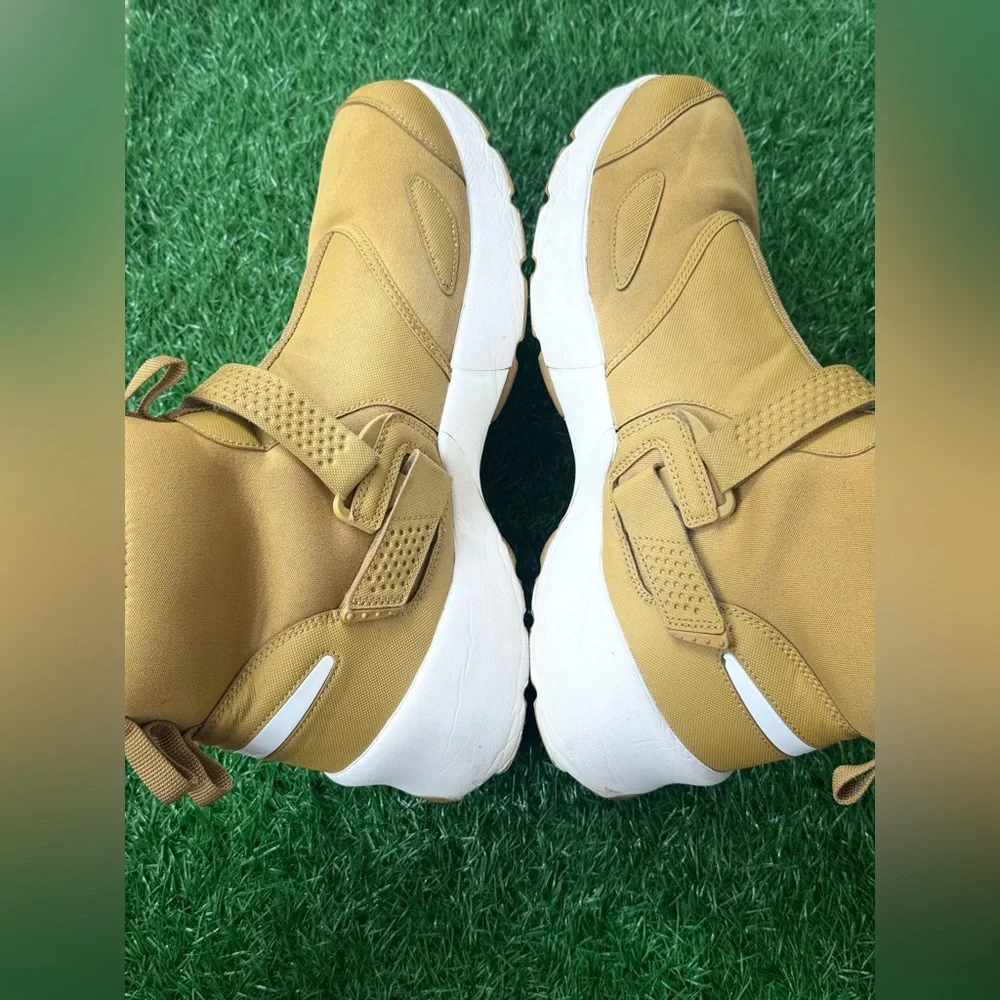 Men’s Jordan Trunner LX‎ High Golden Harvest Size 12